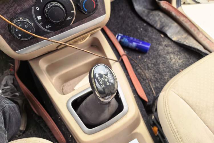 Used BAIC Weiwang M30 2015 1.5L Comfort Version BJ415B Gear Lever