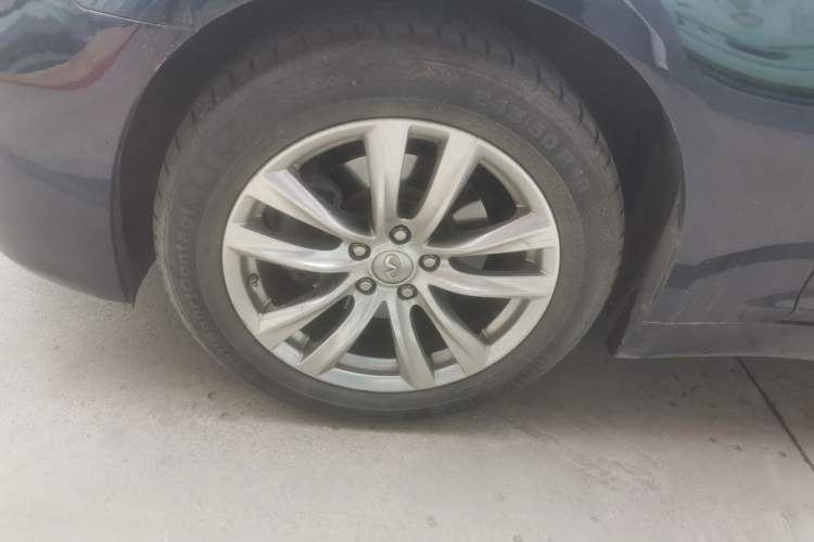 Used Infiniti Q70 2015 Q70L 2.5L Elite Edition Right Front Wheel Hub