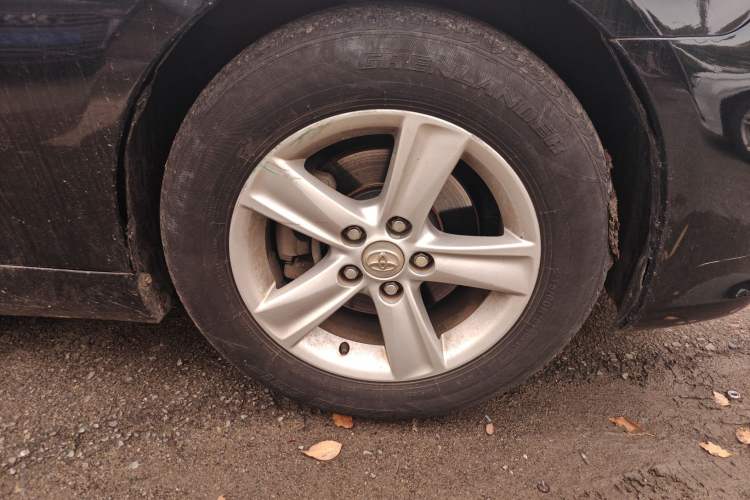 Used Toyota Reiz 2010 2.5V Fengdu Elite Edition Right Front Wheel Hub