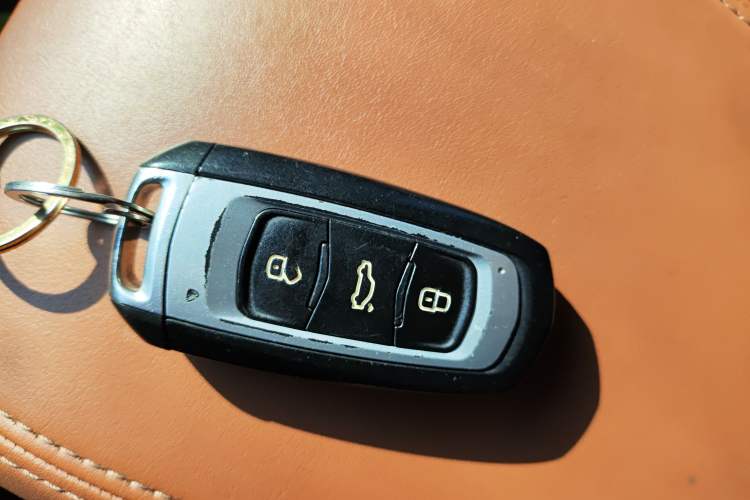 Used Geely Auto Vision X6 2018 1.4T CVT 4G Connected Flagship Edition
