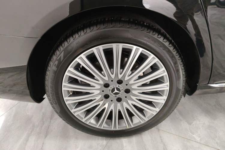 Used Mercedes-Benz E-Class 2022 Updated E 300 L Luxury Edition
