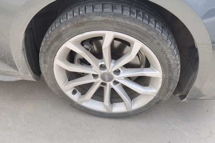 Used Audi A4L 2019 40 TFSI Fashion Edition China VI Emission Standard Right Front Wheel Hub