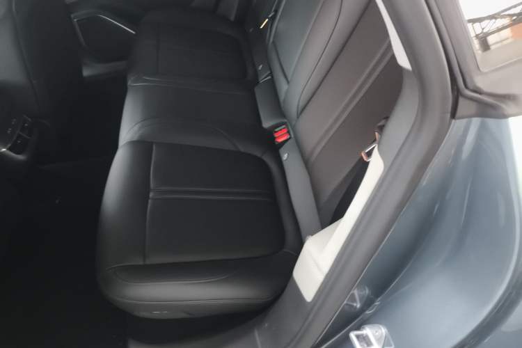 Used Zeekr 007 2024 Rear-Drive Enhanced Version 75 kWh Left Rear Seat