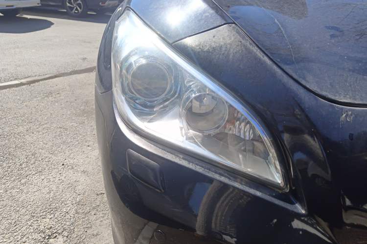Used Infiniti Q70 2013 Q70L 2.5L Comfort Edition Right Front Headlight
