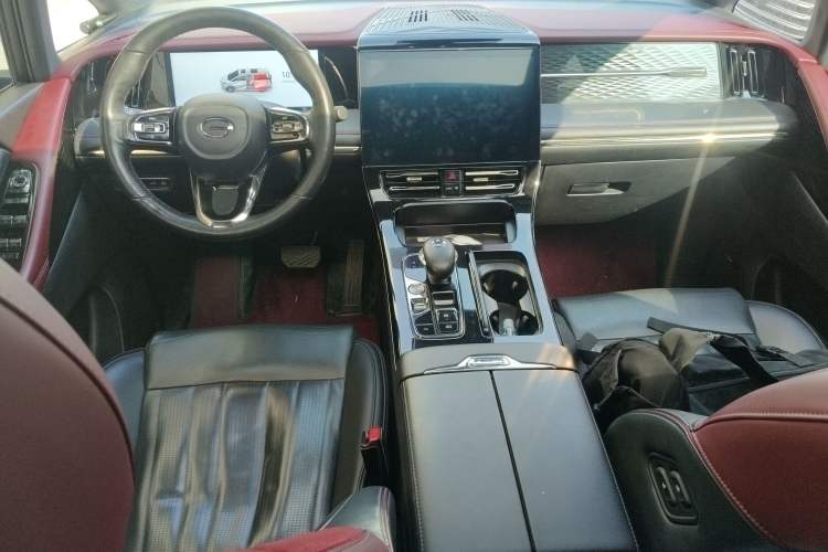 Used GAC Trumpchi M8 2023 Zongshi Series Dual-Motor YuZun Edition Interior 2