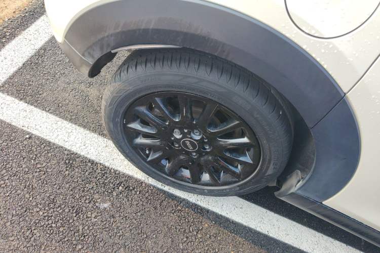 Used MINI 2019 1.5T ONE PLUS Five-Door Edition Right Rear Wheel Hub