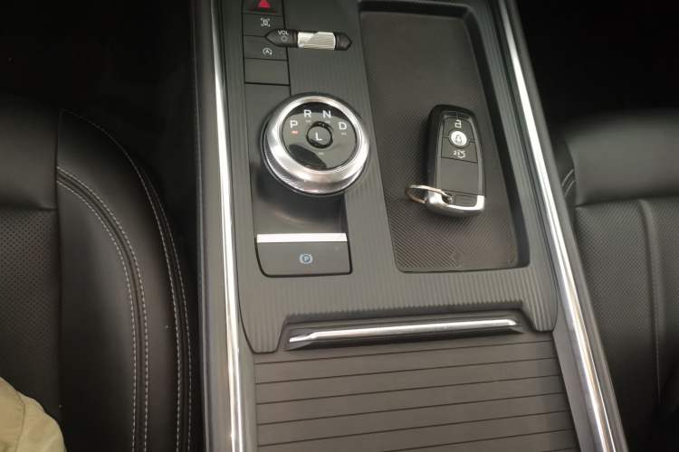 Used Ford Mondeo 2025 2.0T EcoBoost Luxury Version Gear Lever