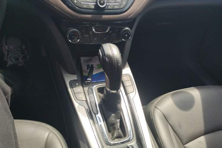 Used Chevrolet Malibu 2017 1.5T Automatic Luxury Edition Gear Lever