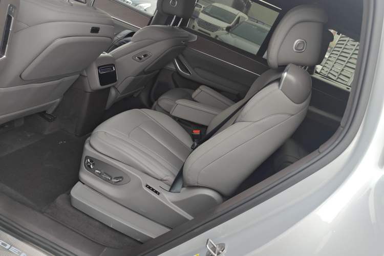 Used Denza N9 2025 Flagship Model