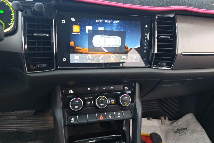 Used Skoda Kodiaq 2018 Facelifted TSI330 5-Seater Two-Wheel-Drive Comfort Edition Audio And AC Panel