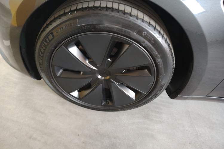 Used Tesla Model 3 2023 Rear-Wheel-Drive Version
