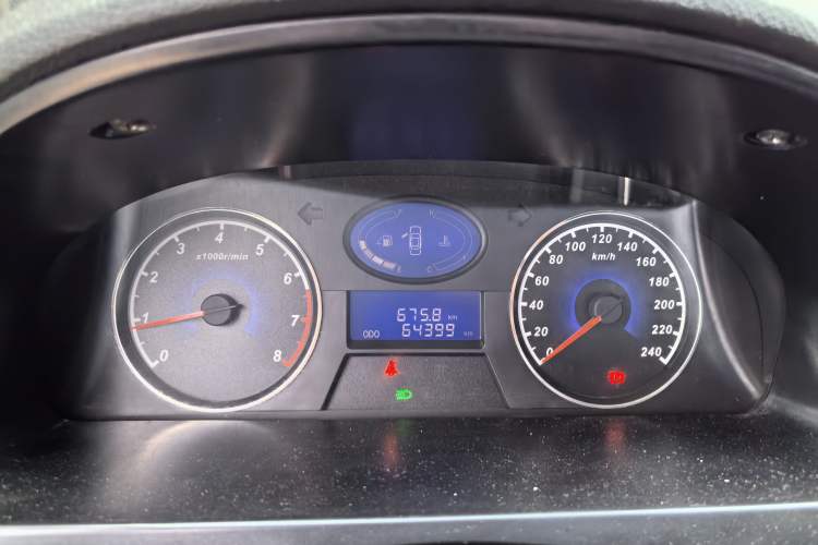 Used Geely Auto Classic Emgrand 2013 Sedan 1.5L Manual Entry-Level Model
