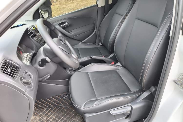 Used Volkswagen Polo 2016 1.4L Manual Fashion Model
