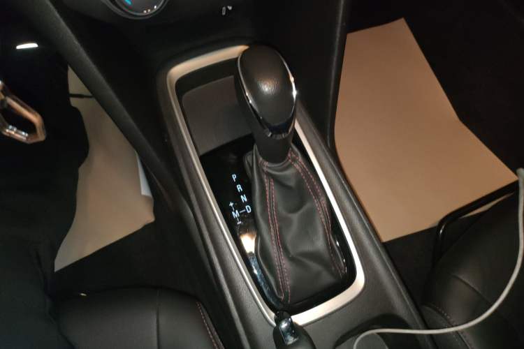 Used Chevrolet Monza 2020 Light Hybrid RS 330T Automatic Comfort Edition Gear Lever