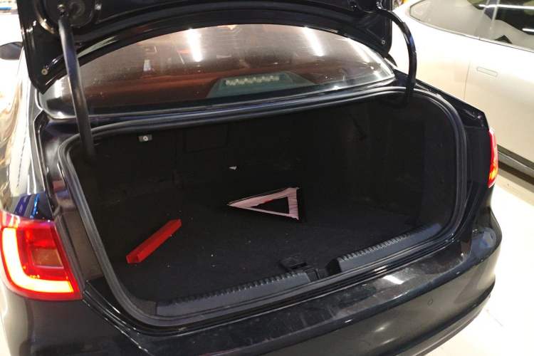 Used Volkswagen Sagitar 2014 Revised Version 1.4TSI Automatic Luxury Edition
