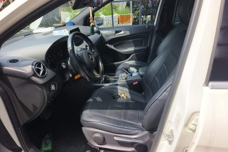 Used Mercedes-Benz B-Class 2015 B 200 Sport Edition Left Front Seat