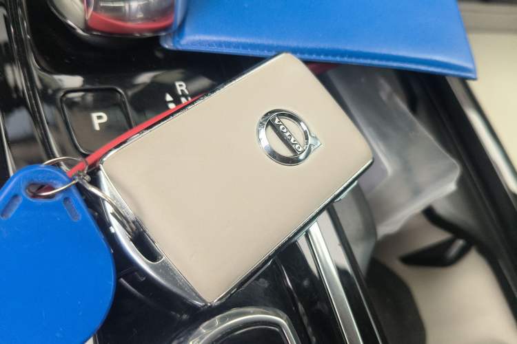 Used Volvo S90 New Energy 2019 T8 E-Drive Hybrid Honor Edition 3 Seats China V Standard