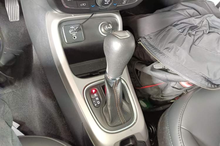 Used Jeep Compass 2017 200T Automatic Family Edition
