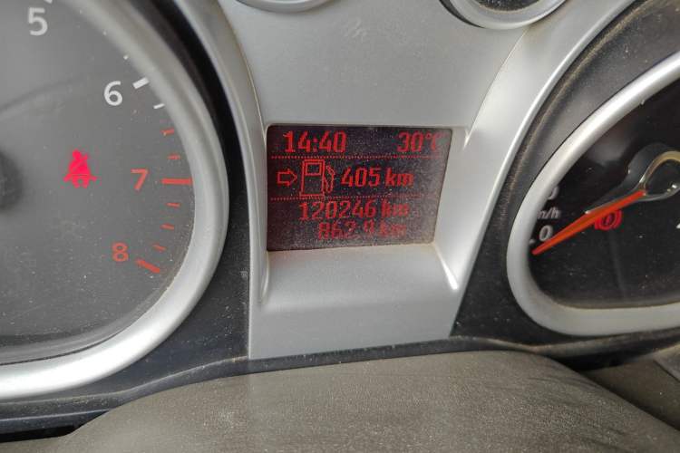 Used Ford Focus 2013 Sedan Classic 1.8L Manual Base Model Odometer Close Up