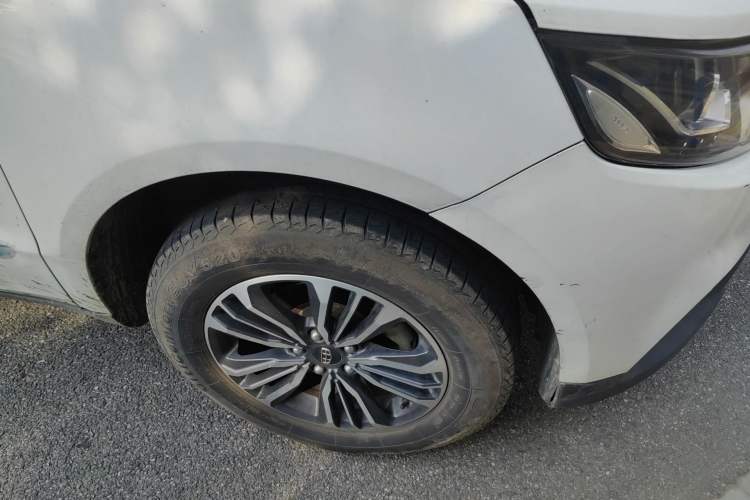 Used Geely Auto Vision X6 2016 1.8L Manual Luxury Model
