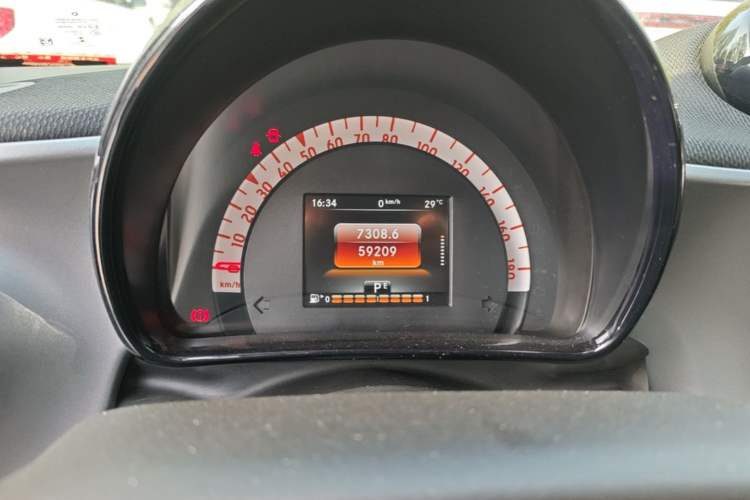 Used smart fortwo 2015 1.0L 52 kW Hardtop Passion Edition Instrument Cluster
