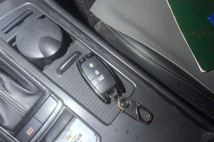 Used Kia K5 2016 2.0L Hybrid GLS Vehicle Key