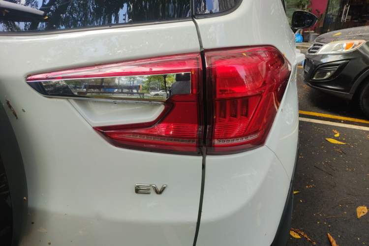 Used BYD Yuan New Energy 2019 EV360 Smart Connect Enjoyment Model