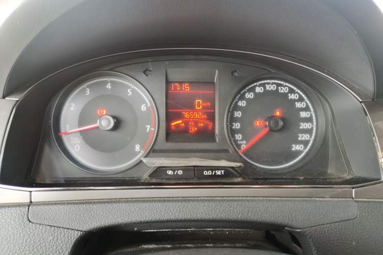 Used Volkswagen Santana 2016 1.6L Manual Comfort Edition
