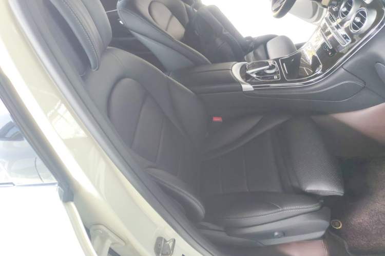 Used Mercedes-Benz GLC 2018 GLC 260 4MATIC Dynamic Edition Right Front Seat