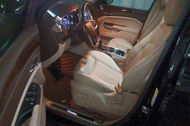 Used Cadillac SRX 2015 3.0L Elite Model Driver Seat