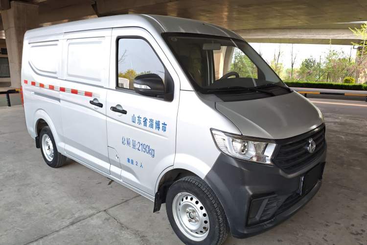 Used CHANGAN KUAYUE Xing V3 2023 1.5L Gasoline Standard Edition 2-Seat Van Front Right 45 Deg