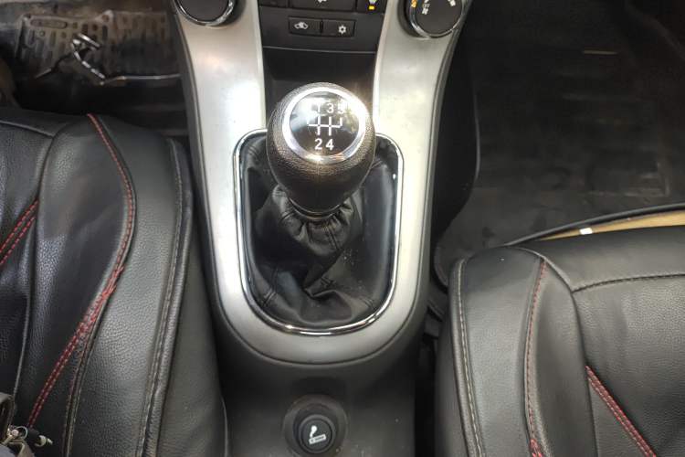 Used Chevrolet Cruze 2013 1.6L SL MT
