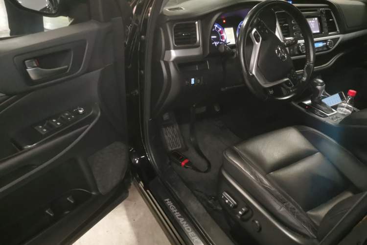 Used Toyota Highlander 2015 2.0T Four-Wheel Drive Luxury Edition 7-Seater
