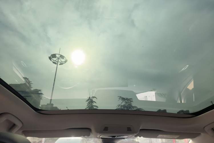 Used Volkswagen ID.7 VIZZION 2024 AIR model Headliner