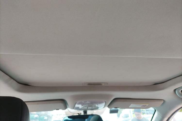 Used GAC Trumpchi GS4 2017 200T G-DCT Two-Wheel Drive Elite Edition Headliner