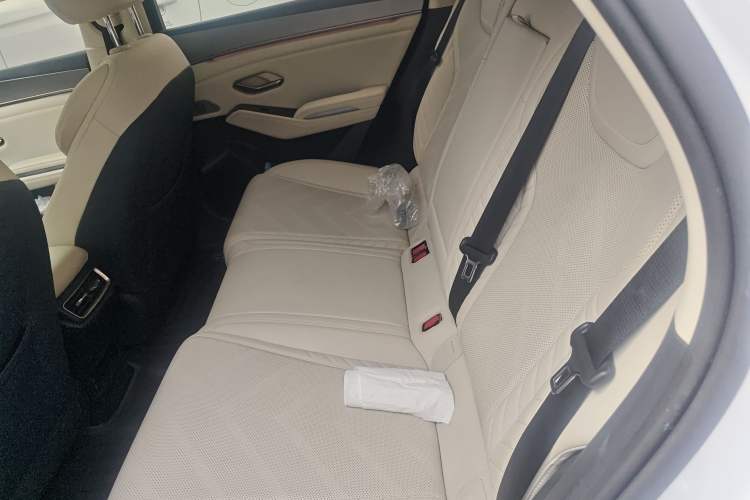 Used BYD Qin L 2024 DM-i 120KM Excellence Model
