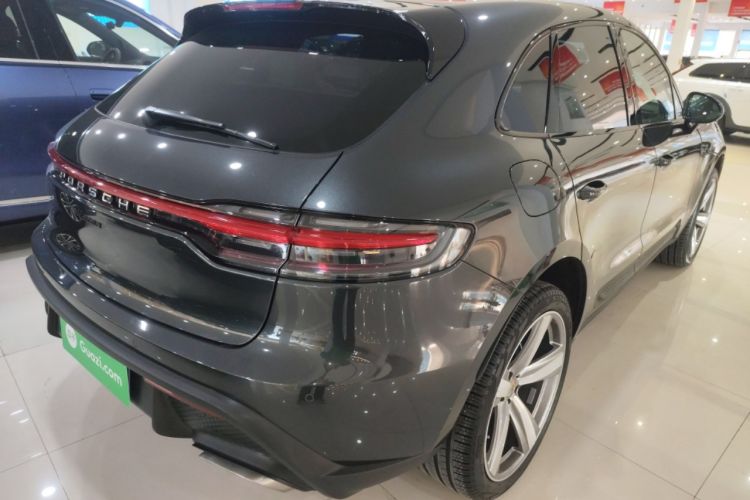 Used Porsche Macan 2025 Macan 2.0T Dream-Chasing Edition Rear Right 45 Deg