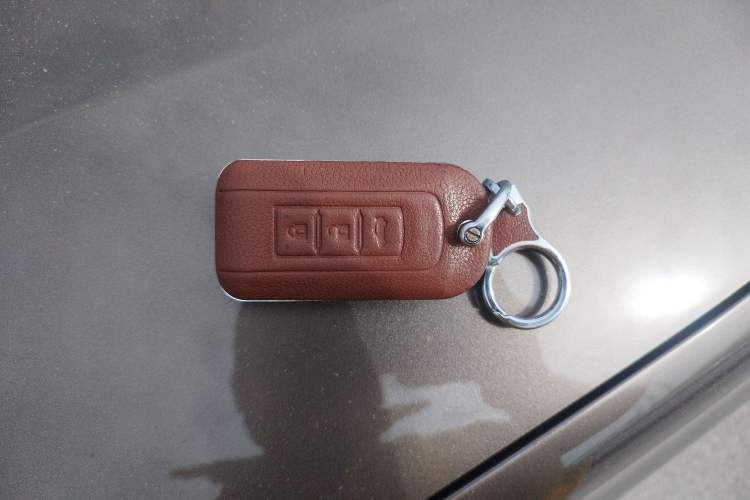 Used Mitsubishi Outlander 2018 2.4L 4x4 Elite Edition 5 Seats Vehicle Key