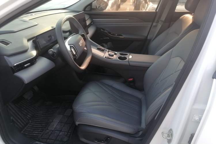 Used Geely Galaxy L6 2025 EM-i 140km Starship Edition
