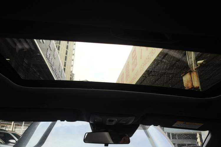 Used Changan UNI-V iDD 2024 Blue Whale Smart Electric iDD 136km ZhiKu Model