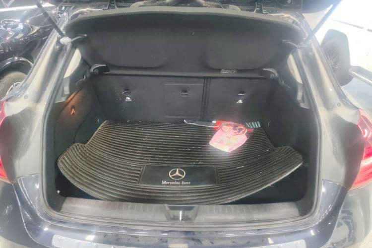 Used Mercedes-Benz GLA 2018 GLA 200 Fashion Model Trunk