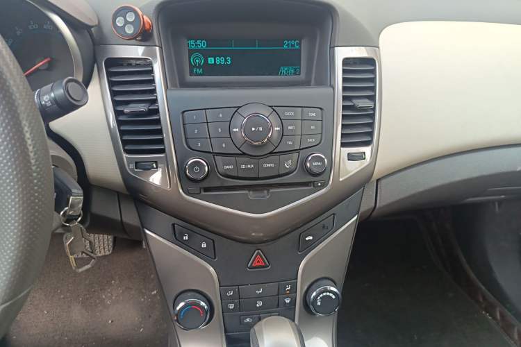 Used Chevrolet Cruze 2015 1.5L Classic SE AT Audio And AC Panel