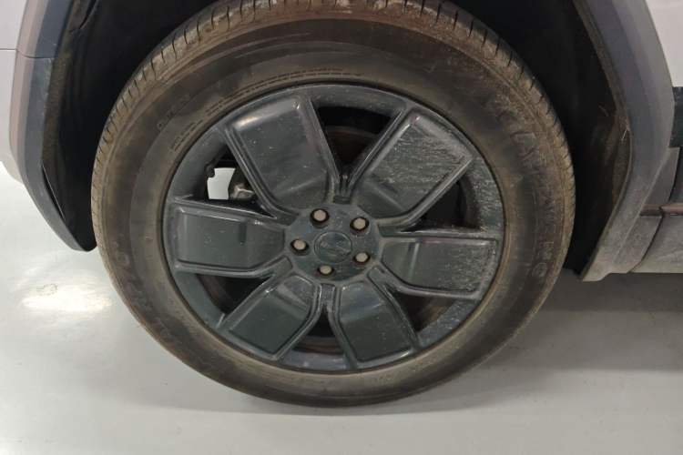 Used iCAR 03T 2024 520km Two-Wheel Drive Long-Range Version Left Front Wheel Hub