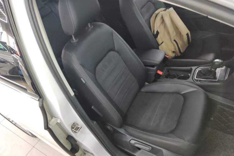 Used Volkswagen Golf Sportsvan 2016 280TSI Automatic Luxury Model Right Front Seat