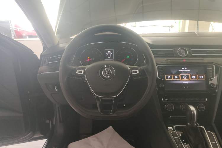 Used Volkswagen Magotan 2017 330TSI DSG Luxury Model Steering Wheel