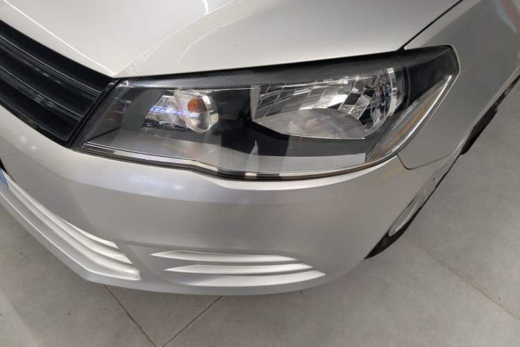 Used Volkswagen Jetta 2015 Zhuihui Edition 1.4L Manual Fashion Model
