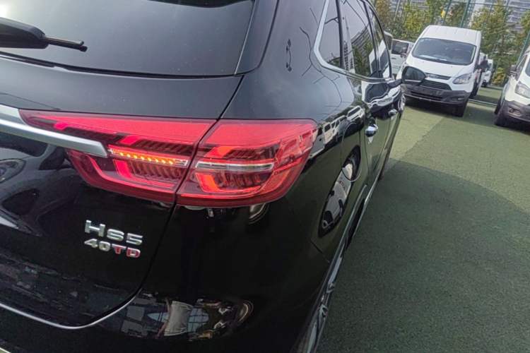 Used Hongqi HS5 2022 Facelifted Version 2.0T Smart Connect Flagship All-Wheel-Drive Edition
