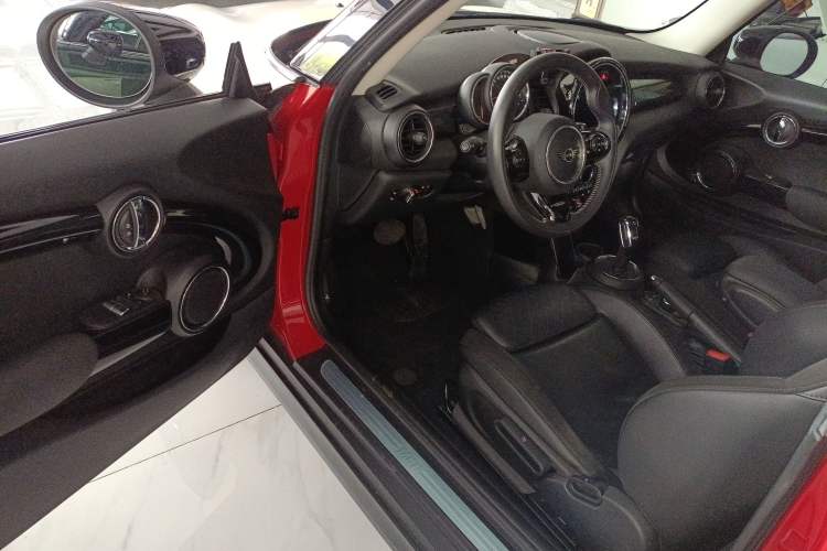 Used MINI 2019 1.5T COOPER Artist
