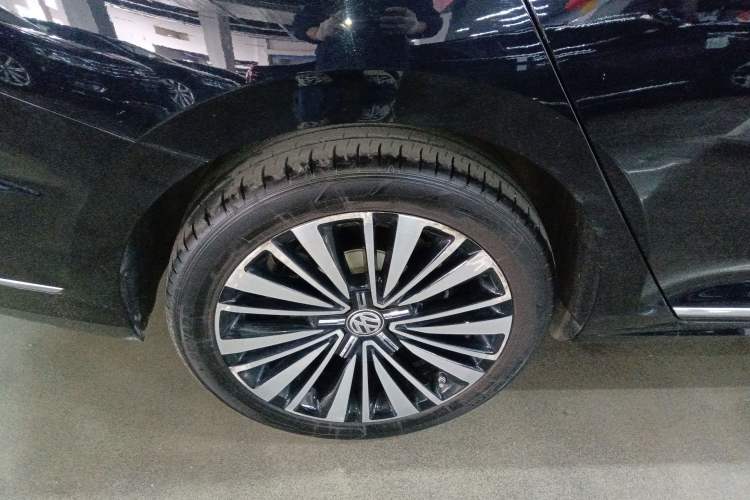 Used Volkswagen Passat 2019 380TSI Luxury Edition China VI Standard
