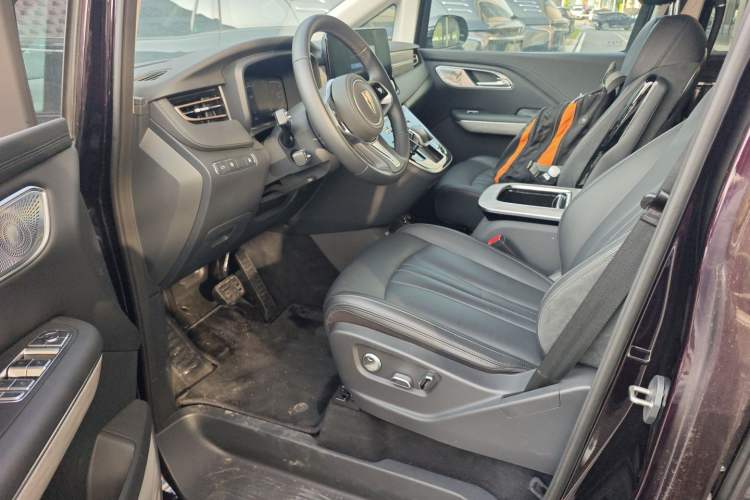 Used Hongqi HQ9 PHEV 2024 2.0T Four-Wheel Drive Business Edition Left Front Seat